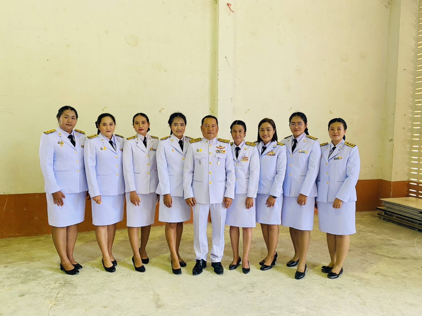 นายสมาน วังฉาย สาธารณสุขอำเภอพนม พร้อมด้วยเจ้าหน้าที่สาธารณสุขเข้าร่วมกิจกรรมเฉลิมพระเกียรติ เนื่องในโอกาสวันเฉลิมพระชนมพรรษาพระบาทสมเด็จพระเจ้าอยู่หัว ในวันที่ 28 กรกฎาคม 2566 

1) พิธีทำบุญตักบาตร พระสงฆ์ ณ ที่ว่าการอำเภอพนม จังหวัดสุราษฎร์ธานี

2) กิจกรรมจิตอาสา “เราทำความ ดี ด้วยหัวใจ” กิจกรรมพัฒนาปรับภูมิทัศน์ศาสนสถาน  ณ วัดสองพี่น้อง ตำบลคลองศก อำเภอพนม จังหวัดสุราษฎร์ธานี
 
3) พิธีถวายเครื่องราชสักการะและวางพานพุ่ม และพิธีจุดเทียนถวายพระพรชัยมงคล  ณ ศาลาประชาคมอำเภอพนม จังหวัดสุราษฎร์ธานี