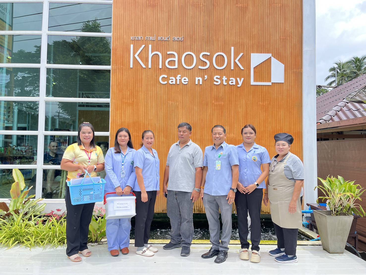 วันที่ 9 กันยายน 2567
ดร.สรรเพชญ เรืองอร่าม สาธารณสุขอำเภอพนมมอบหมายให้ นายพนมศักดิ์ จันทร์ปาน ผู้ช่วยสาธารณสุขอำเภอพนม พร้อมเจ้าหน้าที่สาธารณสุขจากสำนักงานสาธารณสุขอำเภอพนมและเจ้าหน้าที่ รพ.สต.คลองศก ออกประเมินมาตรฐานการสุขาภิบาลอาหารในพื้น ตำบลคลองศก อำเภอพนม จังหวัดสุราษฎร์ธานี