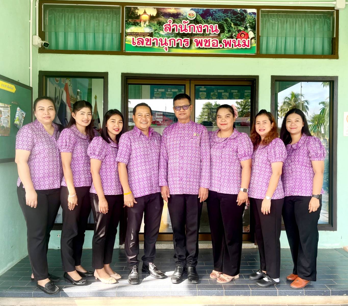 วันที่ 16 ตุลาคม 2567
ดร.สรรเพชญ เรืองอร่าม สาธารณสุขอำเภอพนมพร้อมด้วยเจ้าหน้าที่สาธารณสุข ร่วมกิจกรรมถวายพระประจำวัน ณ.สำนักสงฆ์ชัยพรประดิษฐาราม(บ้านเบญจา)ตำบลพลูเถื่อน อำเภอพนม จังหวัดสุราษฎร์ธานี