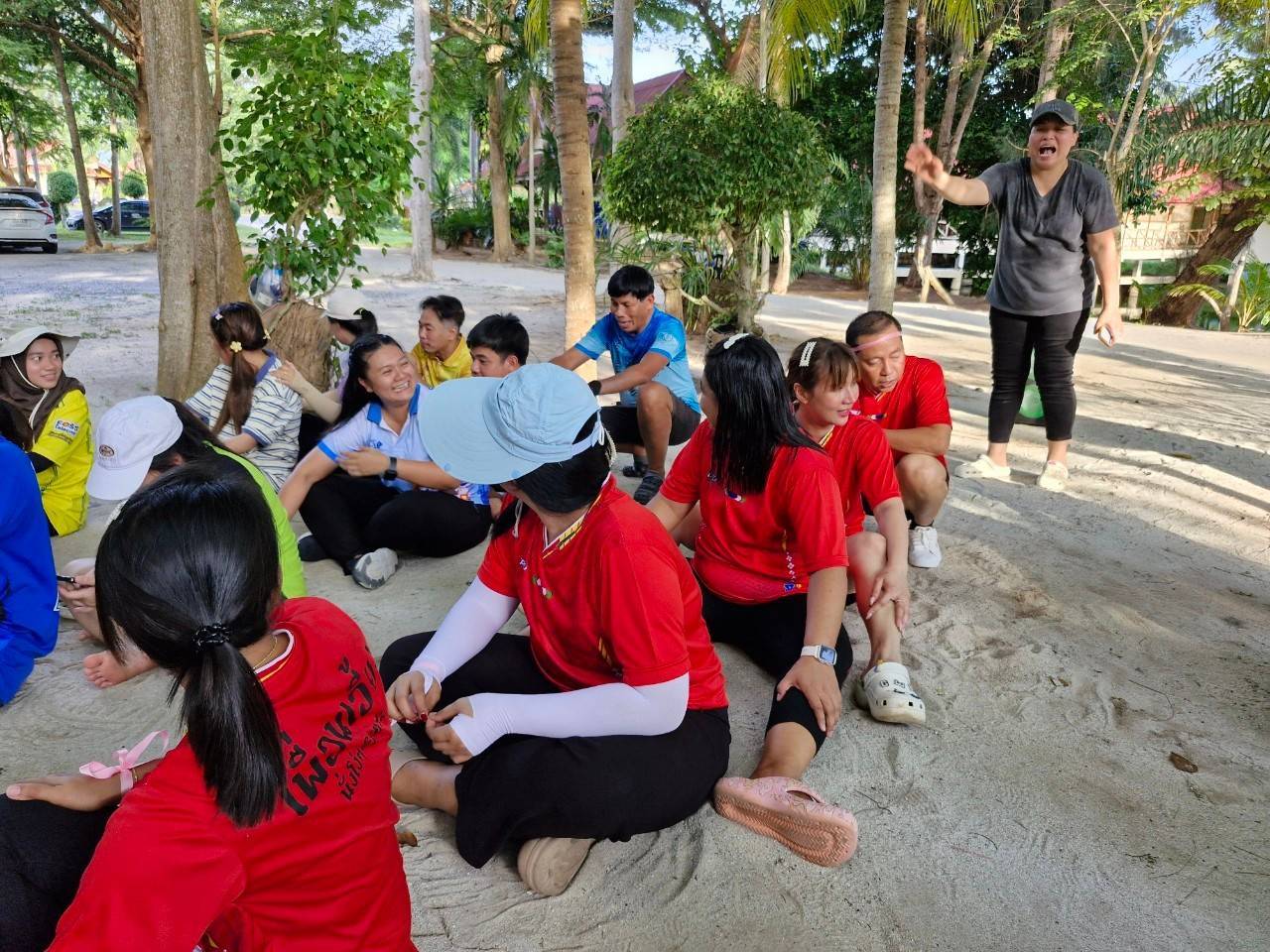 กิจกรรมสานสัมพันธ์เจ้าหน้าที่สาธารณสุขตาม โครงการอบรมเชิงปฏิบัติการการจัดทำแผนปฏิบัติการด้านสาธารณสุขปีงบประมาณ 2568 สำนักงานสาธารณสุขอำเภอพนม จังหวัดสุราษฎร์ธานี     ระยะที่ 2