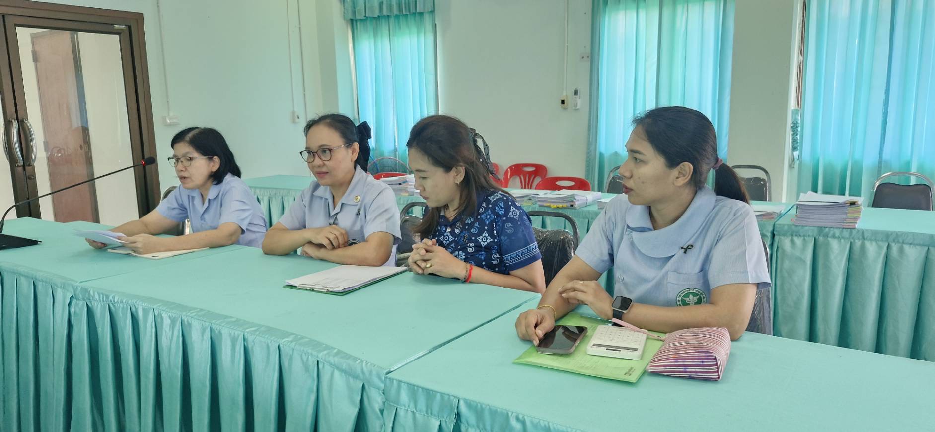 ดร.สรรเพชญ เรืองอร่าม สาธารณสุขอำเภอพนม พร้อมด้วยคณะกรรมการตรวจสอบภายในระดับอำเภอ ลงพื้นที่ปฏิบัติงานตรวจสอบภายในหน่วยบริการในสังกัด ประจำปี 2569 ณ โรงพยาบาลส่งเสริมสุขภาพตำบลต้นยวน และ โรงพยาบาลส่งเสริมสุขภาพตำบลพลูเถื่อน เ