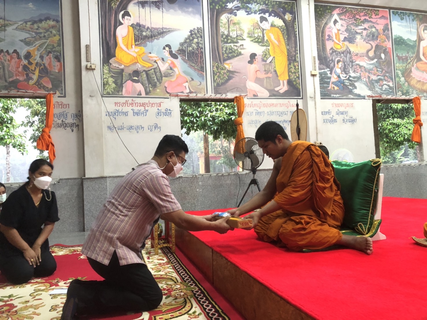 วันที่ 12 กรกฎาคม 2565 เจ้าหน้าที่สาธารณสุขสังกัดสำนักงานสาธารณสุขอำเภอพนม ได้ร่วมถวายเทียนพรรษา ณ วัดปากตรัง