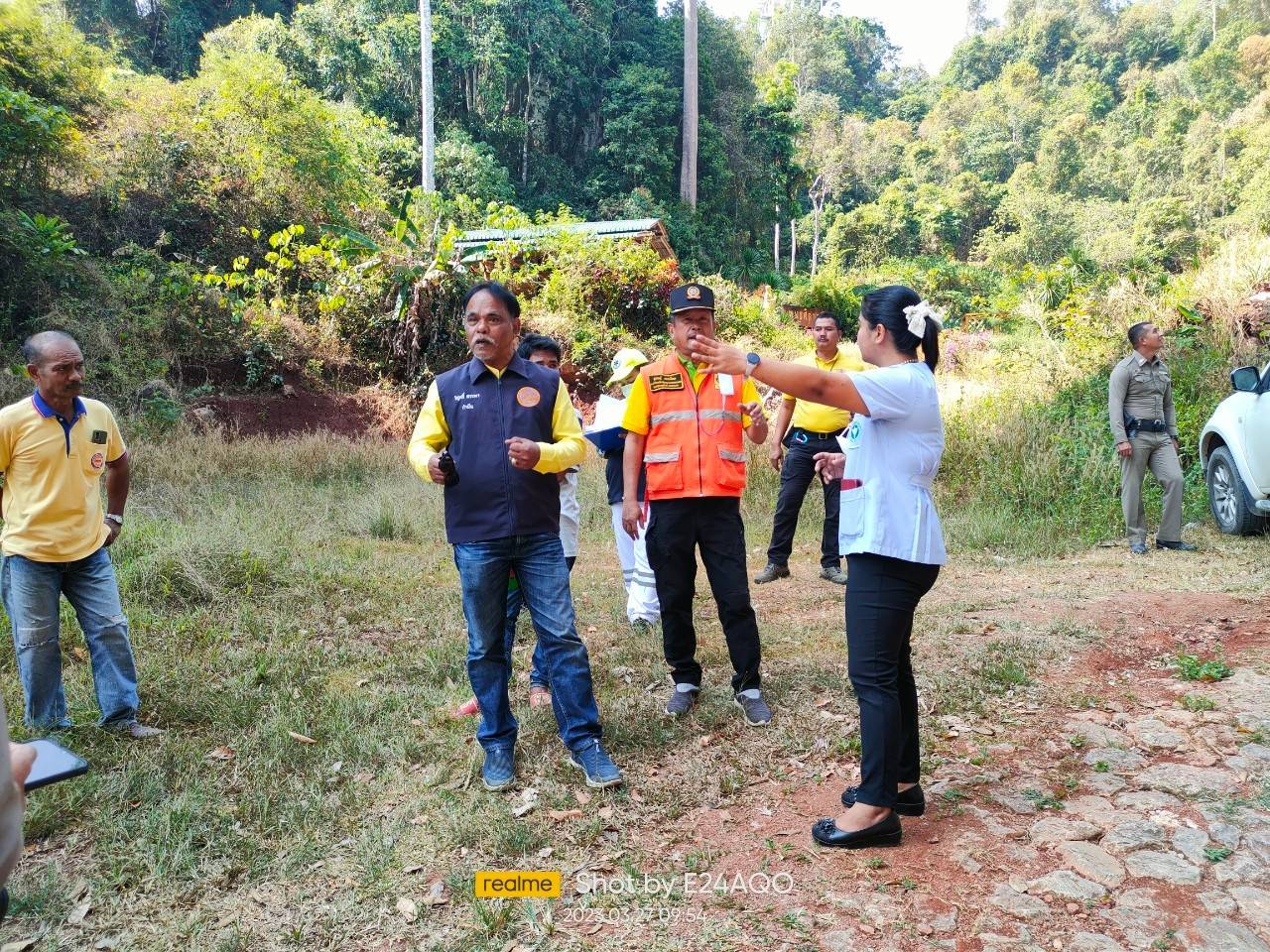 ลงพื้นที่เพื่อวิเคราะห์หาสาเหตุการเกิดอุบัติเหตุ ณ จุดเกิดเหตุพื้นที่ ม.8 ต.ต้นยวน อ.พนม  จ.สุราษฎร์ธานี กรณีเมื่อวันที่ 26 มีนาคม 2566