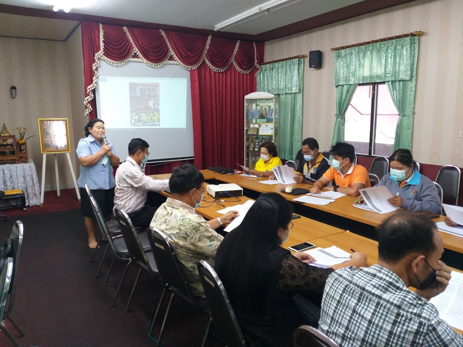 โครงการเสริมสร้างและพัฒนา ทางด้านจริยธรรม การมีวินัยรวมทั้งการป้องกันมิให้กระทำผิดวินัย การป้องกันผลประโยชน์ทับซ้อน และเสริมสร้างวัฒนธรรมสุจริต ต่อต้านการทุจริตสำนักงานสาธารณสุขอำเภอพนม จังหวัดสุราษฎร์ธานี ปี 2564 ระยะที่ 2 วันอังคารที่ 2 กุมภาพันธ์ 2564 พร้อมการชี้แจงกรอบแนวทางการป้องกันผลประโยชน์ทับซ้อนในหน่วยงาน สังกัดสำนักงานสาธารณสุขอำเภอพนม
