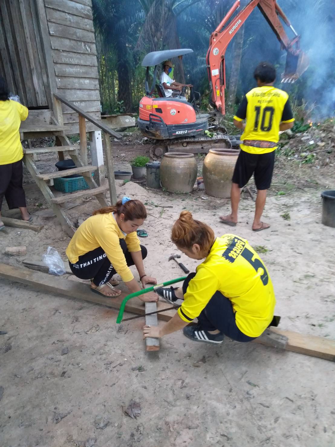 พชอ. อำเภอพนม เยี่ยมเสริมพลังและช่วยเหลือ ผู้มีภาวะพึ่งพิง  10 – 11 เมษายน  2562